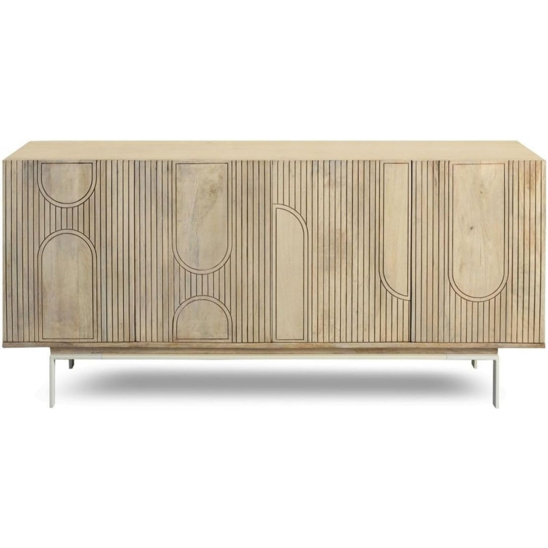 Sideboard aus Massivholz zeigt 4 Tueren