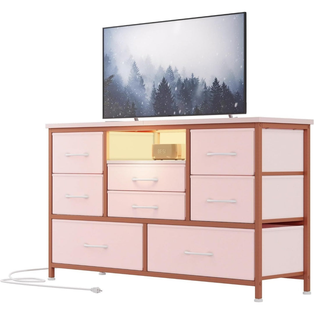 Das Medienboard zeigt Schubladen in Rosa