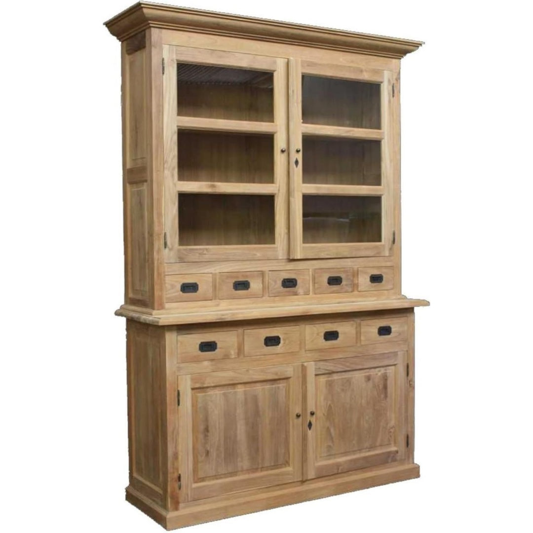 Das Sideboard nimmt mit 220 x 152 x 42 cm Gestalt an